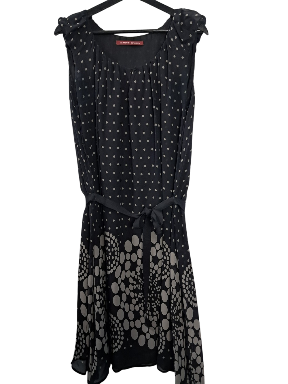 Robe élégante à pois