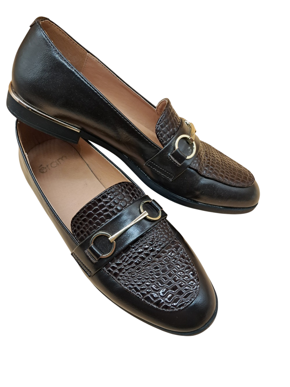 Chaussures en cuir noir éram