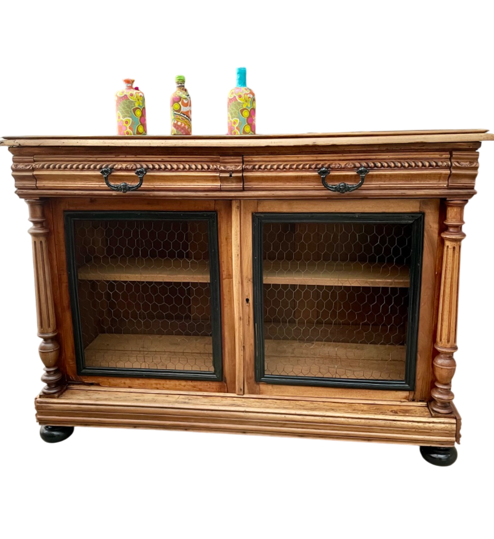 Commode en bois vintage