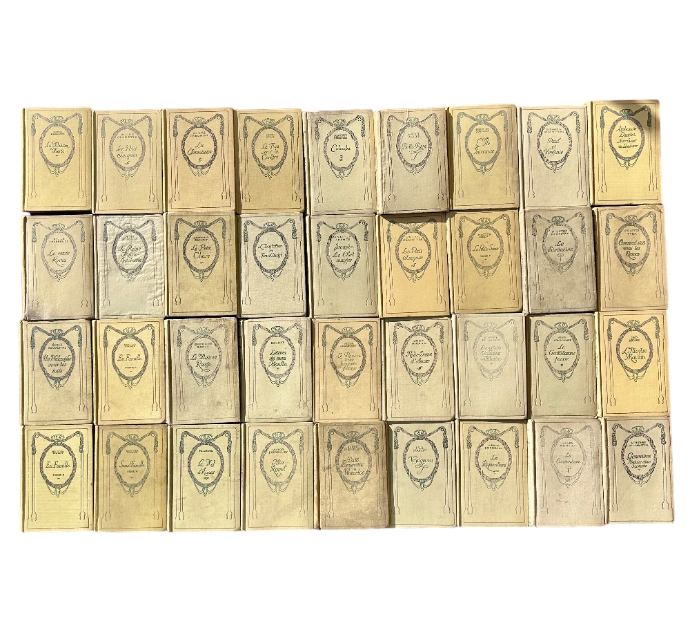 Collection de livres de littérature classique