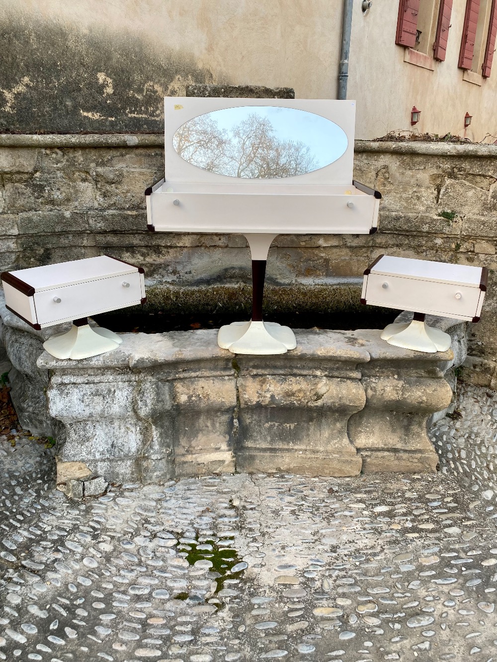 Meuble de rangement vintage avec miroir