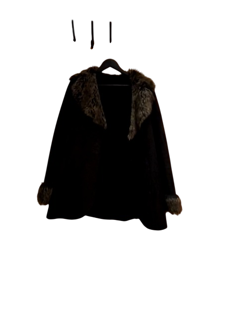 Veste noire en suédine Taille 44 avec col en fourrure